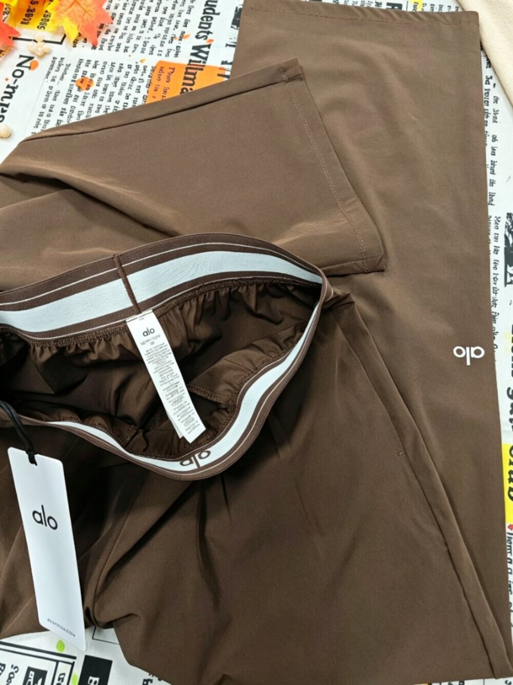 Espresso☕️ALO Yoga Suit Up Trouser NWT Regular 30" Inseam🤎 - Picture 6 of 7
